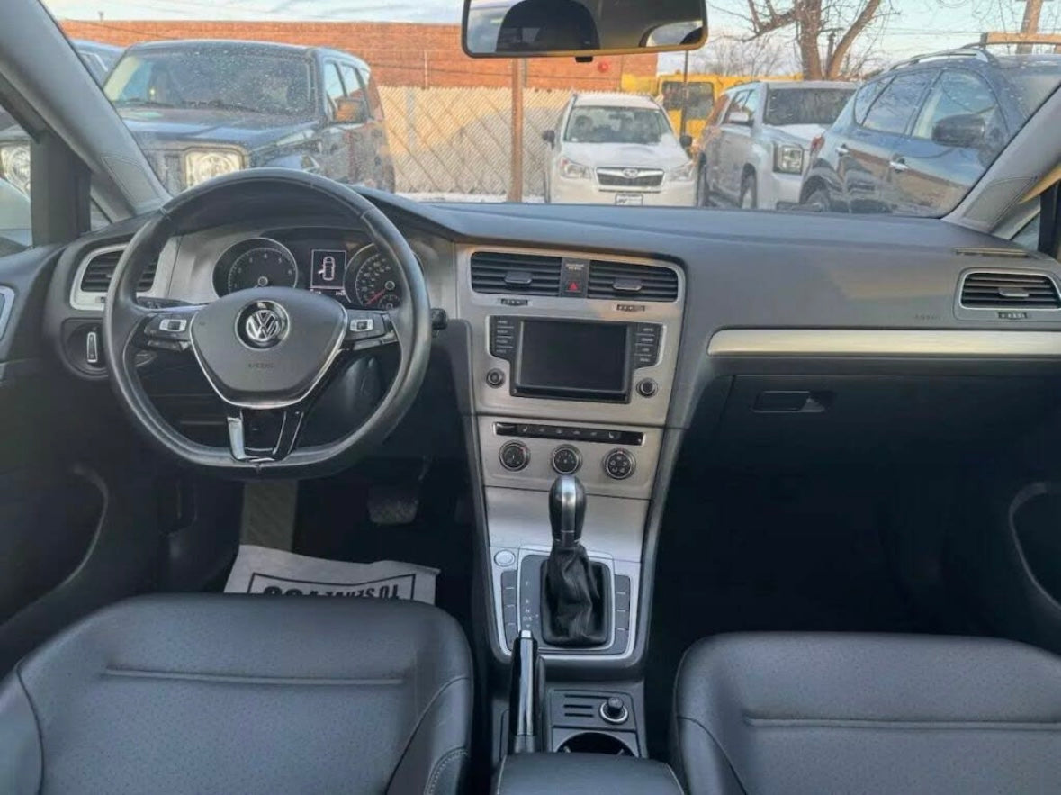 Volkswagen Golf Tsi